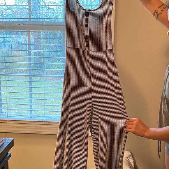 Romper - Picture 1 of 3